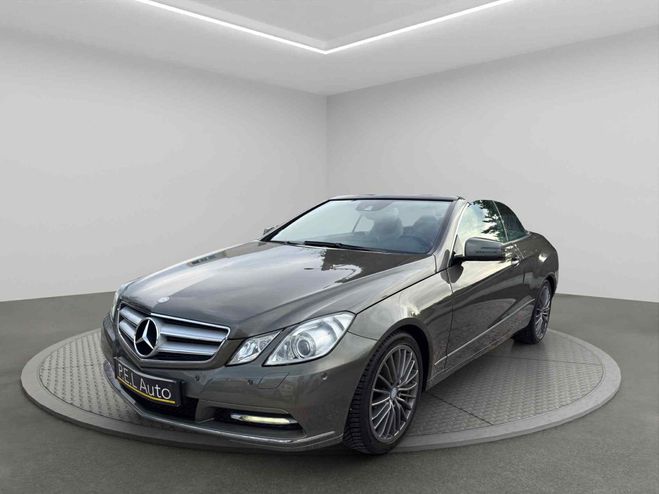 Cliquer pour voir la photo suivante Mercedes Classe E CABRIOLET 200 Vert de 2011