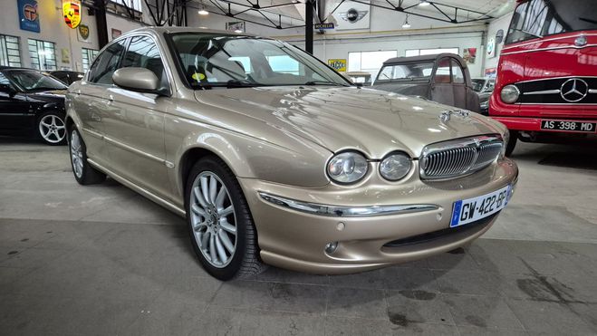 Cliquer pour voir la photo suivante Jaguar X Type V6 2.5 CLASSIC BVA 4X4 BEIGE METAL de 2004