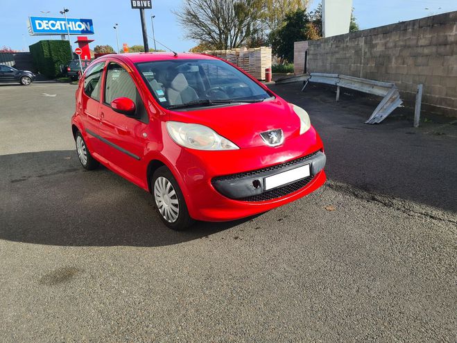 Peugeot 107 1.0  4 cv URBAN 2990e Rouge de 2006