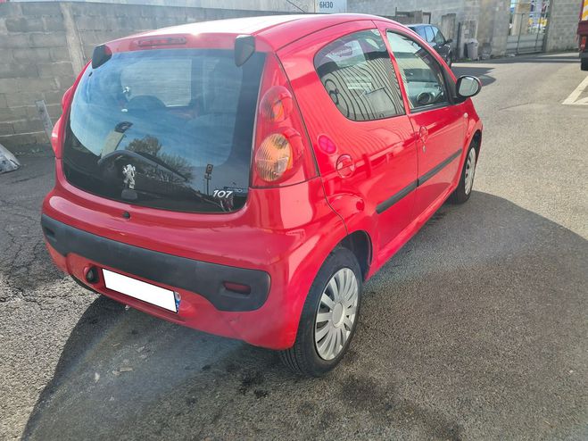 Peugeot 107 1.0  4 cv URBAN 2990e Rouge de 2006