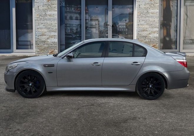 BMW M5 5.0 i 507ch v10 smg carbone car play cou Gris de 2005