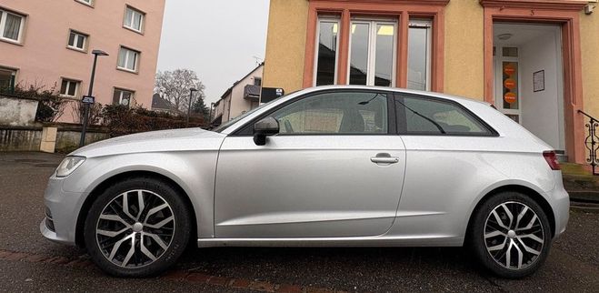 Audi A3 Sportback 1.6 tdi 105 advanced plus star Gris de 2014