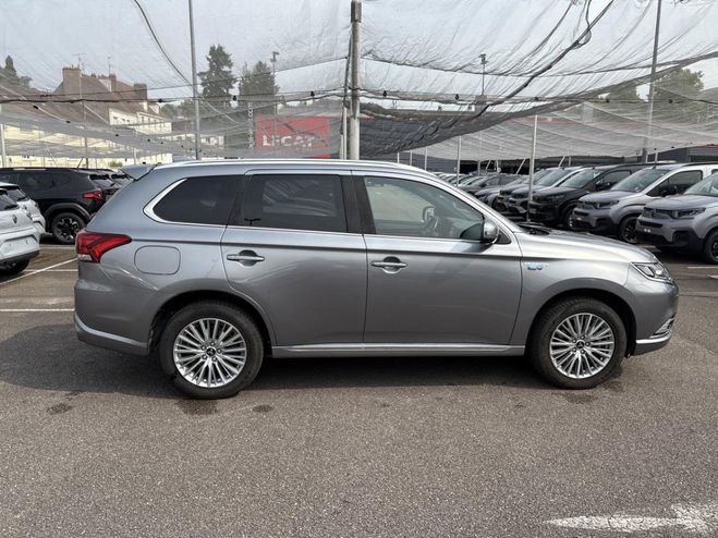 Mitsubishi Outlander III (2) PHEV TWIN MOTOR 4WD INSTYLE Gris m�tallis� de 2020