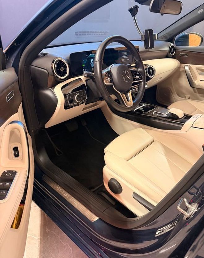 Mercedes Classe A iv 250 e 8cv business line 8g-dct garant Bleu de 2021