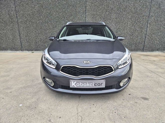 Kia Ceed d SW Ceed / 1.4i Fusion --GPS-CAMERA-GAR Gris M�tallis� de 