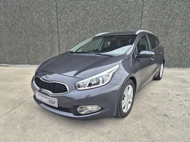 Kia Ceed d SW Ceed / 1.4i Fusion --GPS-CAMERA-GAR Gris M�tallis� de 