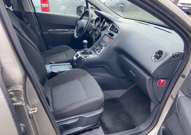 Peugeot 5008 Pack Active 1.6 L HDI 112 cv 7 places  de 2011