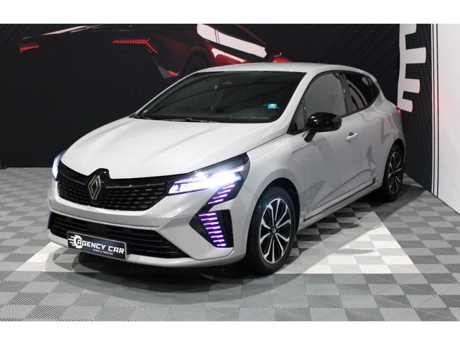 Renault Clio V 1.6 E-Tech Hybride 145cv BVA - Techno  GRIS CLAIR de 2024