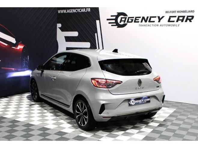 Renault Clio V 1.6 E-Tech Hybride 145cv BVA - Techno  GRIS CLAIR de 2024