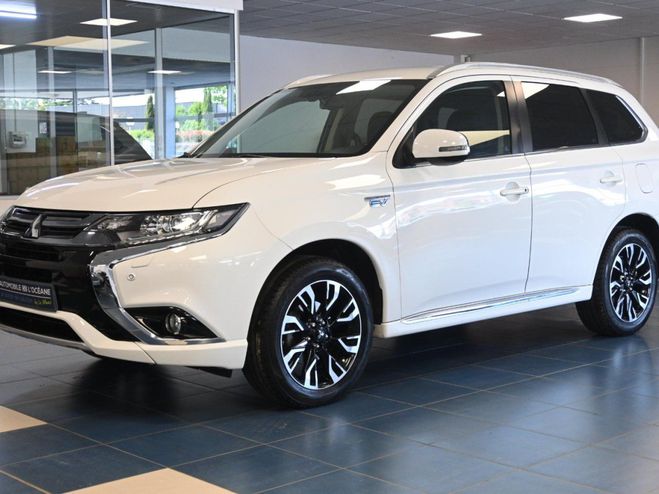 Mitsubishi Outlander 2.0I 200 PHEV Hybride rechargeable Essen Blanc de 2017