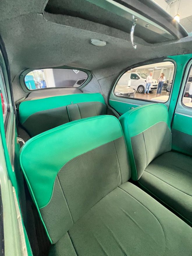 Peugeot 203 1957 ? C berline  de 1957