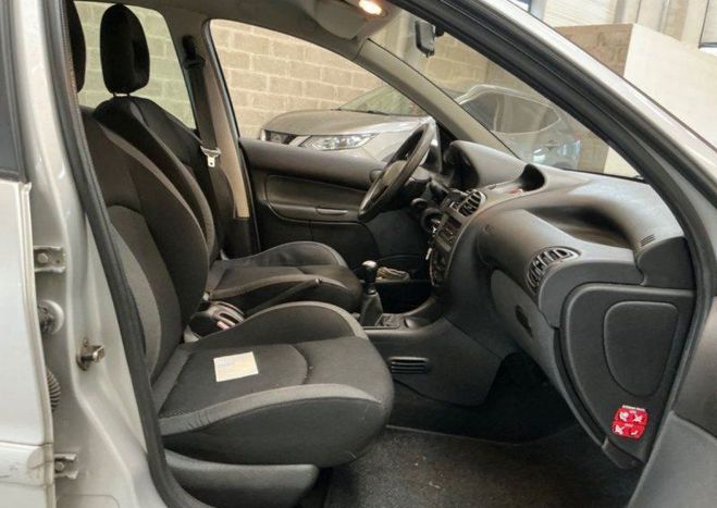 Peugeot 206 1.4 HDI TRENDY 5P Gris C de 2006