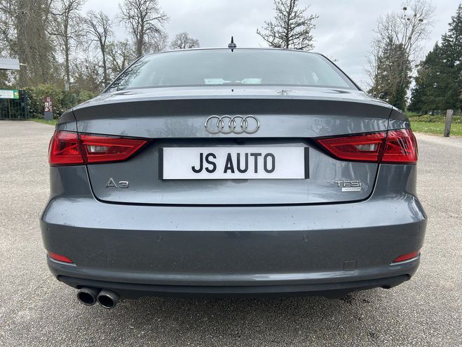 Audi A3 III BERLINE 1,4 TFSI COD ULTRA 150 AMBIT Gris de 2015