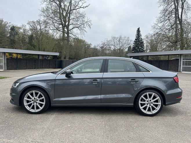 Audi A3 III BERLINE 1,4 TFSI COD ULTRA 150 AMBIT Gris de 2015