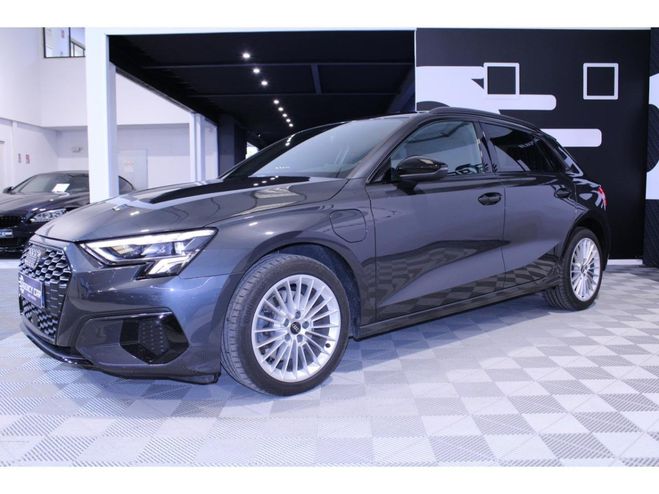 Audi A3 Sportback 1.4 40 TFSI e - 204 - BV S-Tro GRIS CLAIR de 2021