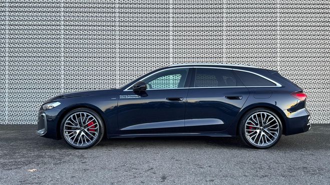 Audi A5 AVANT e-hybrid 299 ch S tronic 7 Quattro Bleu de 2025