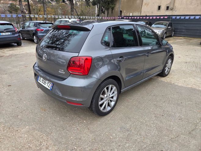 Volkswagen Polo V Confortline Business BlueMotion DSG 1. Gris de 2014