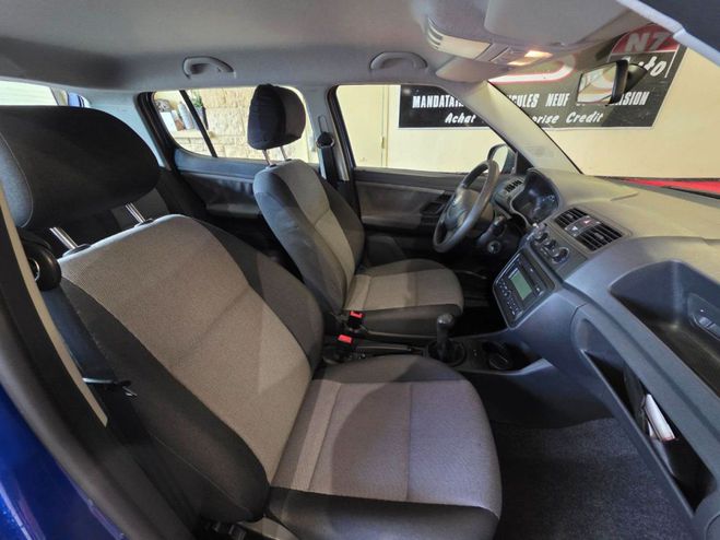 Skoda Fabia II 1.2L CLIM SIEGES CHAUFFANT 4CV CT OK Bleu Clair de 2009