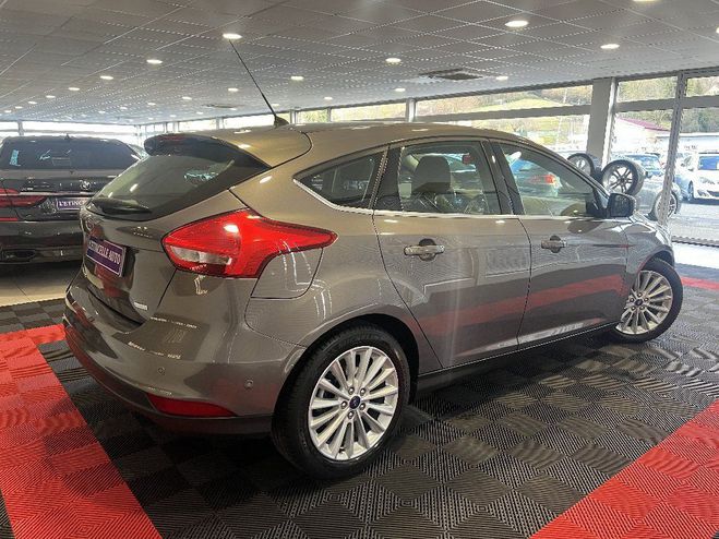Ford Focus 1.0 EcoBoost 125 SetS Titanium Gris Clair de 2015
