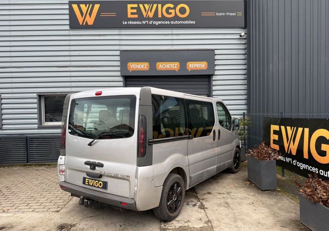 Opel Vivaro combi 2.5 cdti 135ch m1 Gris de 2004