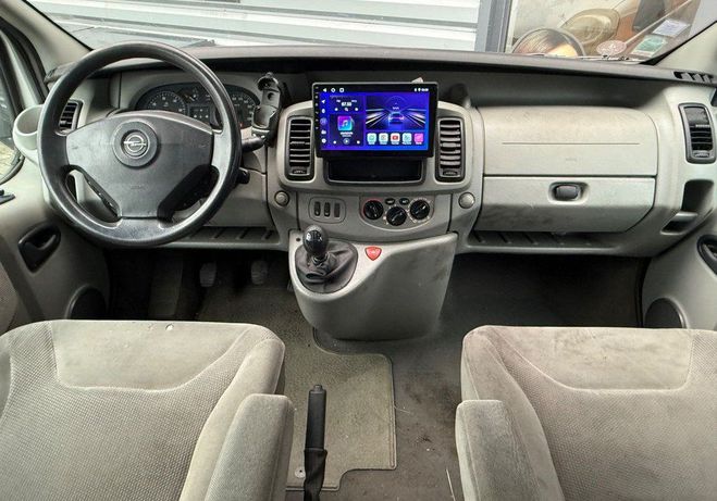 Opel Vivaro combi 2.5 cdti 135ch m1 Gris de 2004