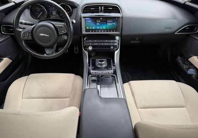 Jaguar XE 2.0 t p250 250ch pure bva entretien comp Rouge de 2018