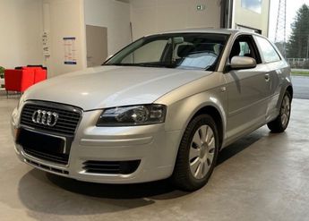  Voir d&eacute;tails -Audi A3 1.9 TDI 105CH AMBIENTE S TRONIC 6 3P &agrave; Cannes (06)