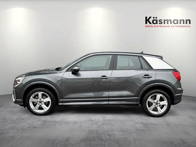 Audi Q2 S line 35TFSI MATRIX AHK NAV KAM SHZ Gris M�tallique de 