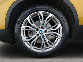 Voir d&eacute;tails -BMW X2 sDrive18i Navi Head-Up Kamera Pano.Dach  &agrave; Leimbach (68)