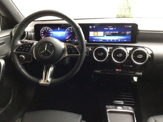 Mercedes Classe A 180 Progressive Line Advanced/AHK/MBUX/V Blanc de 