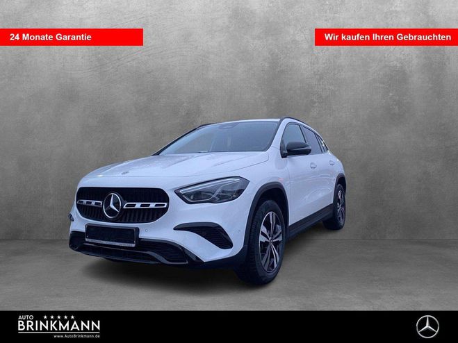 Cliquer pour voir la photo suivante Mercedes Classe GLA classe 180 MULTIBEAM/DISTRONIC/KAMERA/LE Blanc de