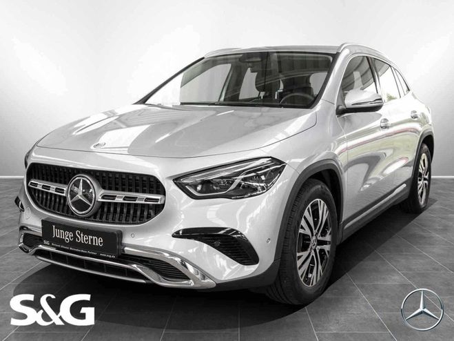 Cliquer pour voir la photo suivante Mercedes Classe GLA classe 180 Progressive RüKam+MBUX+Totwin Argenté Métallique de