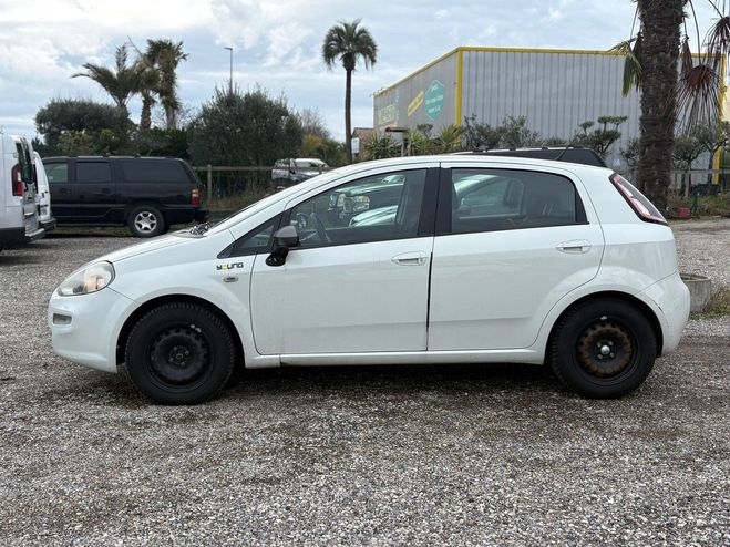 Fiat Punto III 1.3 MULTIJET 16V 75 YOUNG 5P Blanc de 2015
