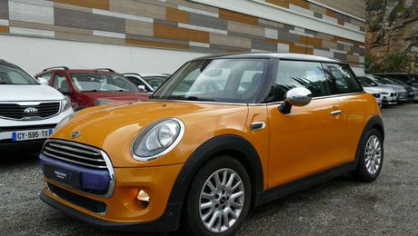 Mini One HATCH 3 PORTES F56 1.5 136 Ch PACK RED H 2015 d'occasion a  La Ciotat (13)