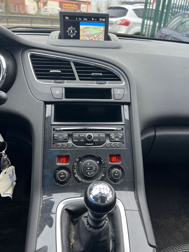 Peugeot 5008 (2) 1.6 HDI 115 STYLE 7PL Gris fonc� de 2013