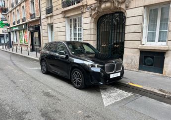  Voir d&eacute;tails -BMW iX1 eDrive 2.0 204Ch Pack M 1ERE MAIN ORIGIN &agrave; Paris (75)