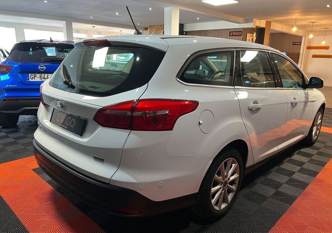 Ford Focus break 1.0 ecoboost 125 titanium-x   cam� Blanc de 2017