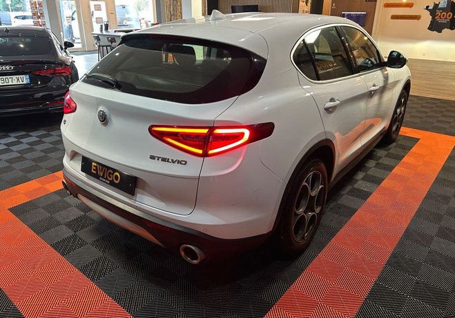 Alfa romeo Stelvio 2.2 d 210 executive q4 bva + si�ges av c Blanc de 2017