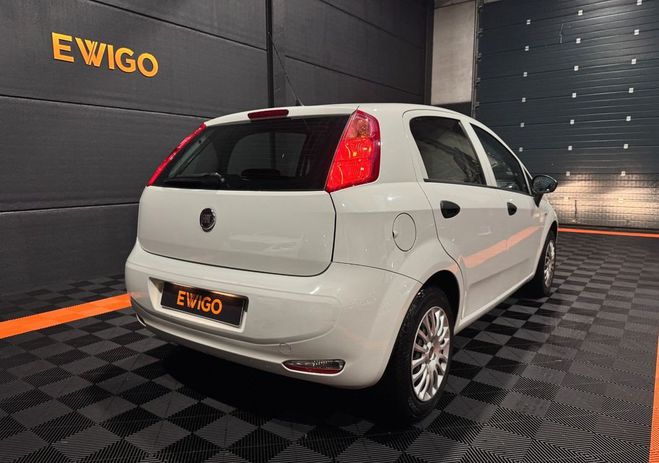 Fiat Punto Evo 1.2 70ch distribution a jour roue de Noir de 2017