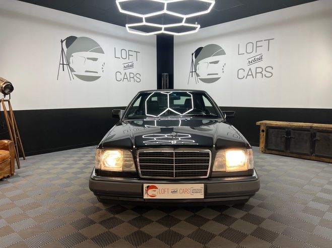 Mercedes Classe E W 124 Cabriolet E200 Reference Noir de 1995