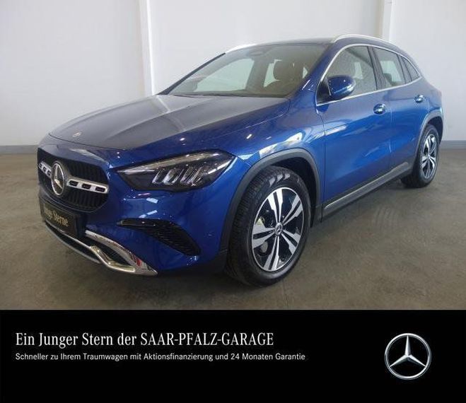 Mercedes Classe GLA classe 180 PROGRESSIVE*CARPLAY*R-KAM*PTS Afficher Plus de 