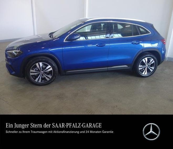 Mercedes Classe GLA classe 180 PROGRESSIVE*CARPLAY*R-KAM*PTS Afficher Plus de 