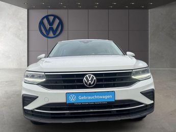  Voir d&eacute;tails -Volkswagen Tiguan 1.5 TSI United Navi Spurhalteassistent S &agrave; Leimbach (68)