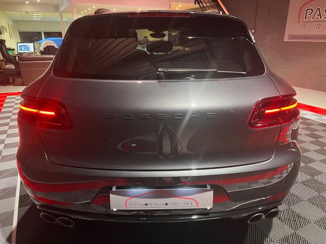 Porsche Macan TURBO / 3.6 /V6 /Pack Performance 440ch  - Gris - Volcan - M�tallis� de 2017