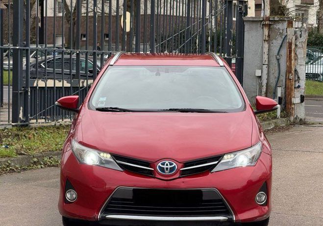 Toyota Auris Touring Sports Hybride ann�e 2014 POUR E Rouge de 2014