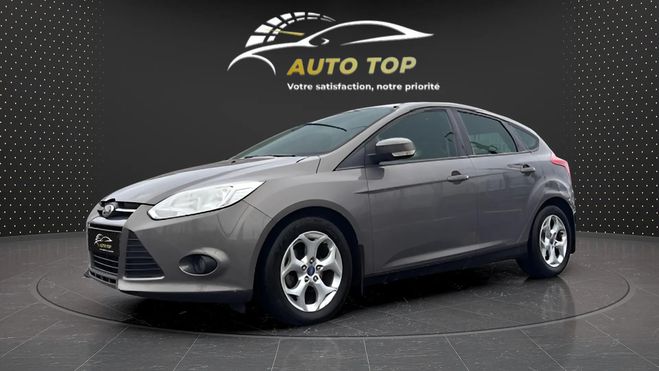 Cliquer pour voir la photo suivante Ford Focus 1.6 TDCI 115CH FAP STOP&START TREND 5P GRIS F de 2012