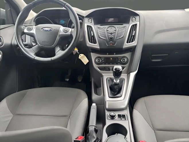 Ford Focus 1.6 TDCI 115CH FAP STOP&START TREND 5P GRIS F de 2012