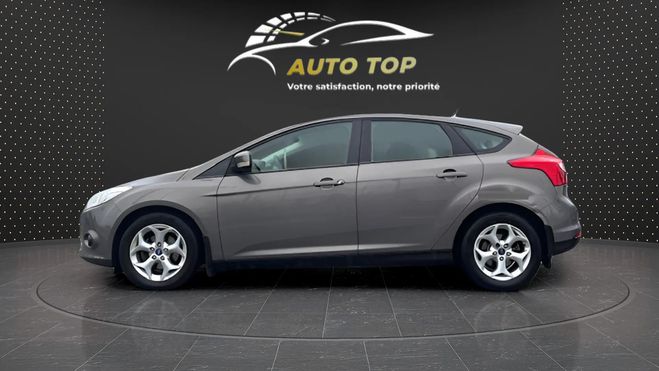Ford Focus 1.6 TDCI 115CH FAP STOP&START TREND 5P GRIS F de 2012