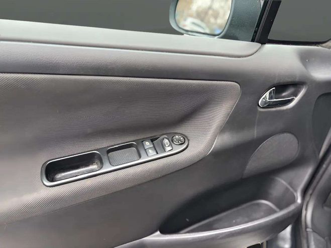 Peugeot 207 1.6 HDI110 SPORT FAP GRIS F de 2008