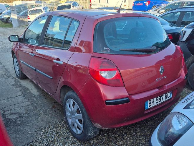 Renault Clio III DCI CLIM ct ok Rouge Clair de 2008